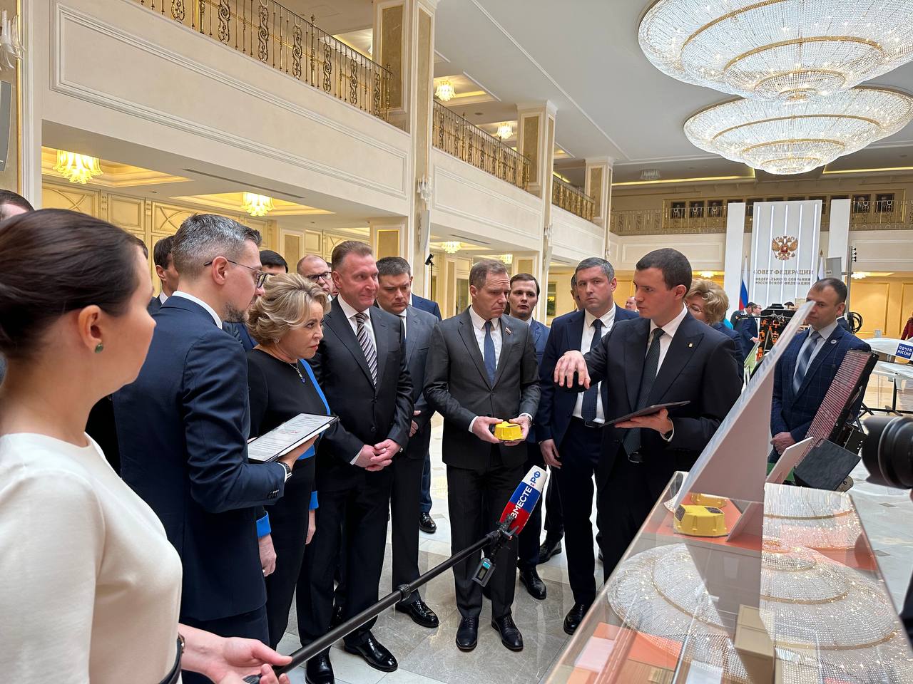 ИТ-решения на грант РФРИТ представлены на выставке проектов организаций развития группы ВЭБ.РФ в Совете Федерации — обложка