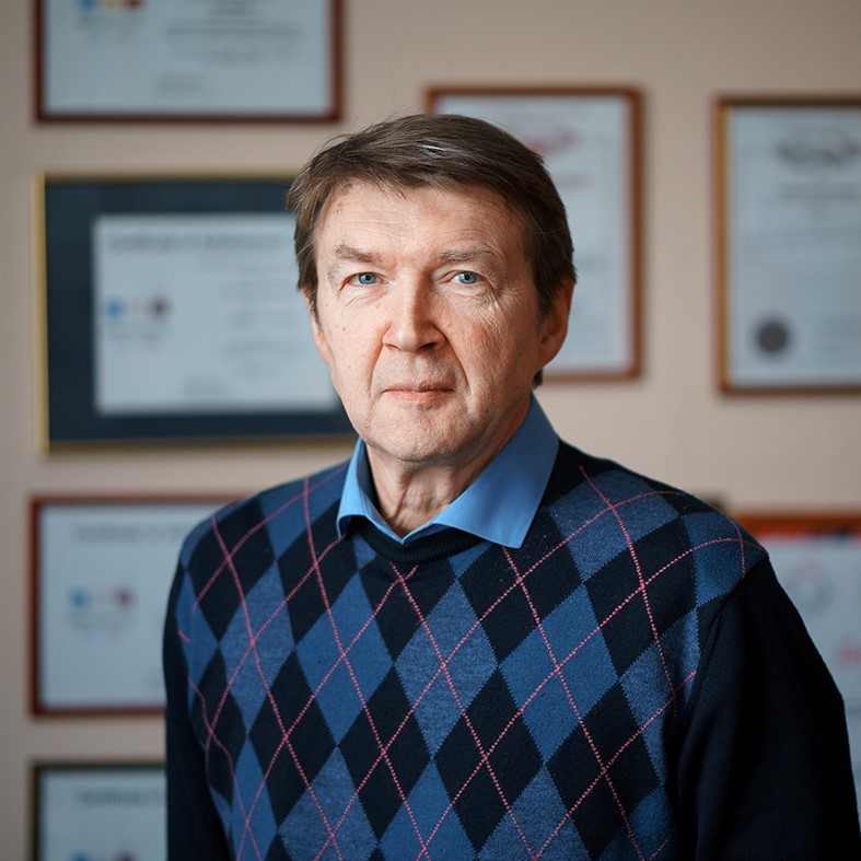 Макаров Валентин Леонидович
